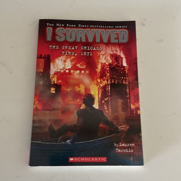 I survived 7 books Chicago Gettysburg D-Day Earthquake Nazi blizzard Grizzlies - Picture 8 of 13